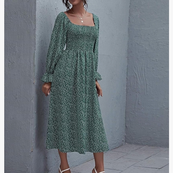 Dress - Picture 3 of 4